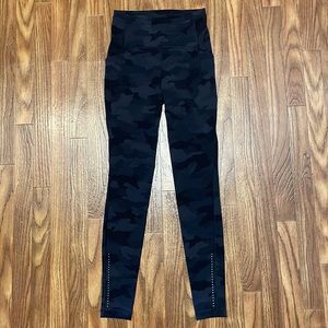 lululemon size 2 grey and black camo leggings high rise